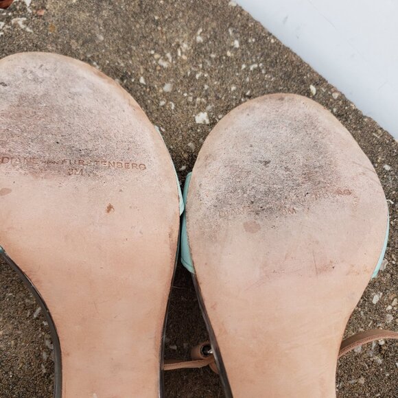 Diane Von Furtenberg Lucite Transparent Chunky Heel Ankle Strap Sandals 8M - Picture 14 of 14